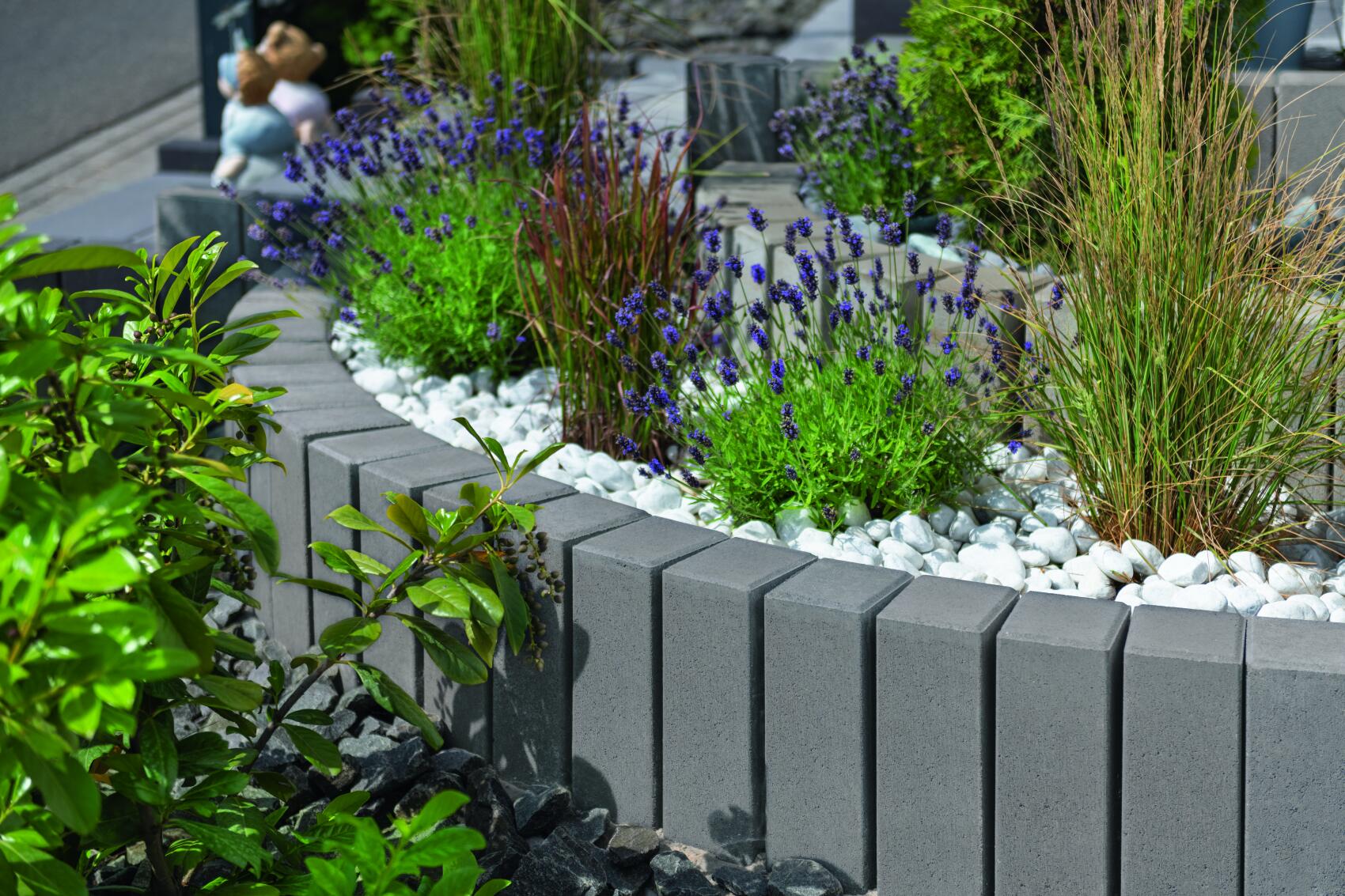 La Tierra-Palisaden, anthrazit (2)_RET auf grau La Tierra-Palisaden, anthrazit (2)_RET auf grau